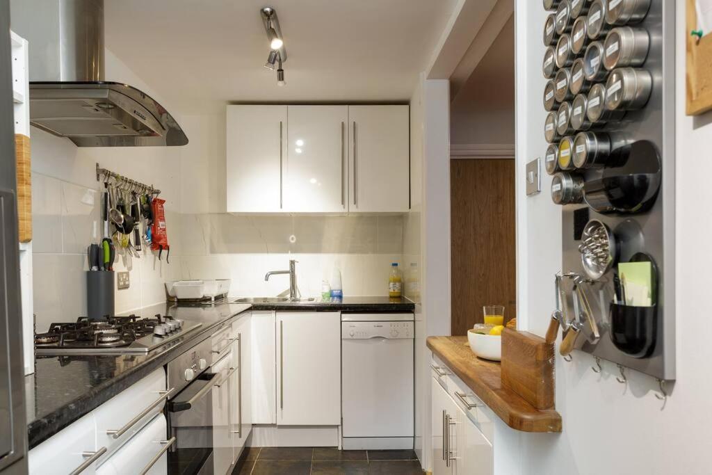 Seaside Escape Apartment พอร์ตสมัธ ภายนอก รูปภาพ