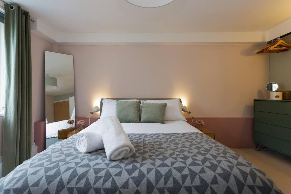 Seaside Escape Apartment พอร์ตสมัธ ภายนอก รูปภาพ