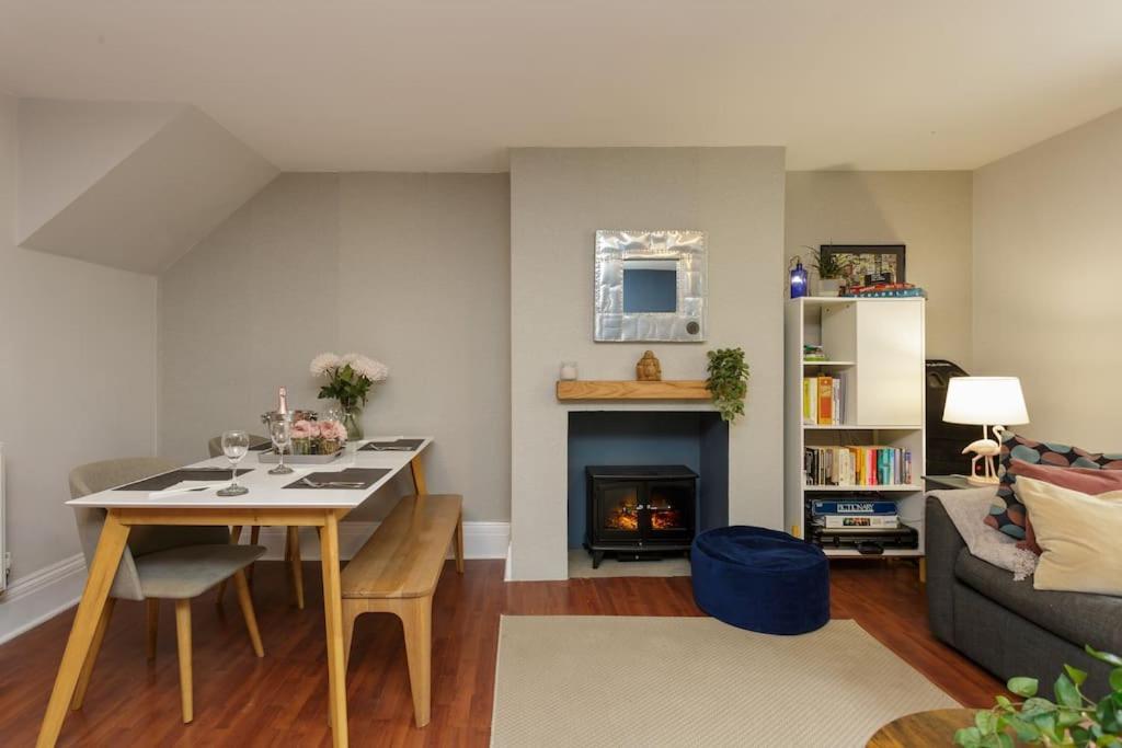 Seaside Escape Apartment พอร์ตสมัธ ภายนอก รูปภาพ